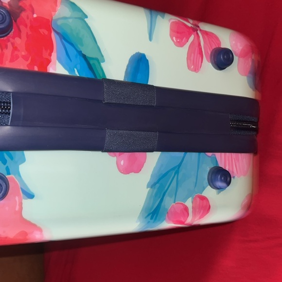 Chariot - Picture 8 of 12